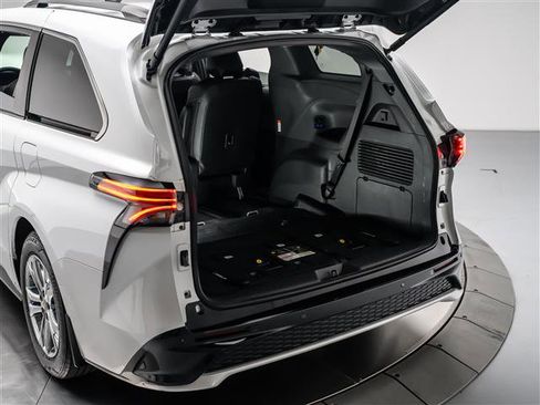 Used 2023 Toyota Sienna XSE w/ Protection Package (TMS) image 34