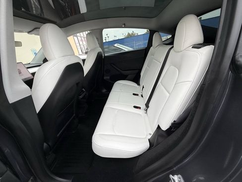 Used 2023 Tesla Model Y Performance AWD/4WD image 14