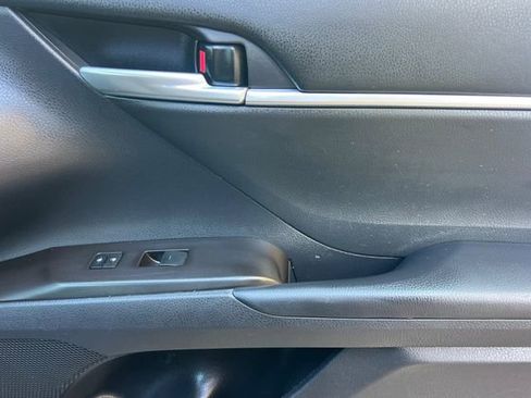 Used 2021 Toyota Camry LE image 19