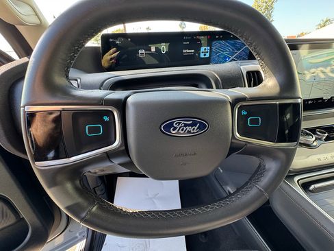 Used 2025 Ford Expedition Max Active RWD image 13