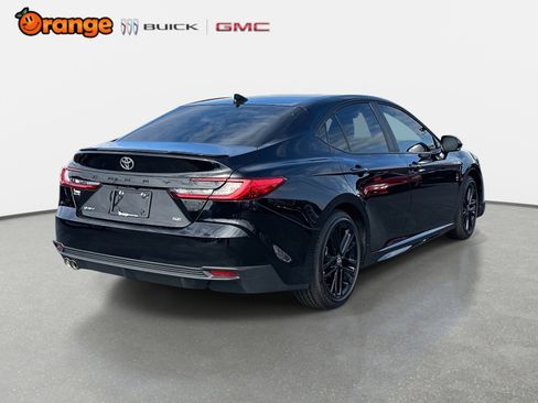 Used 2026 Toyota Camry SE w/ Convenience Package image 3