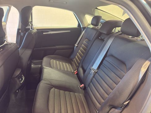 Used 2014 Ford Fusion SE FWD image 28