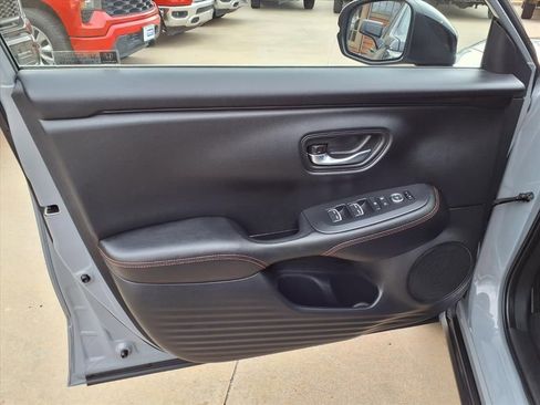 Used 2025 Honda HR-V Sport image 17