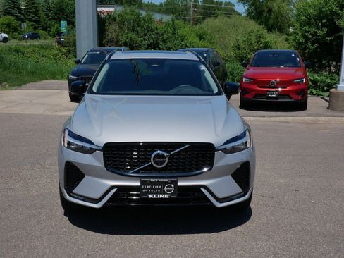 Certified 2025 Volvo XC60 B5 Plus AWD/4WD image 2