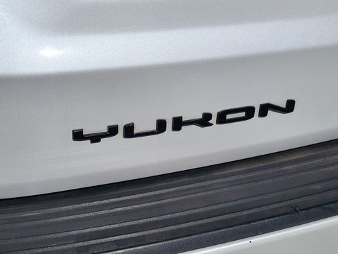 Used 2023 GMC Yukon XL Denali Ultimate image 8