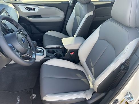 Used 2025 Subaru Forester Limited image 28