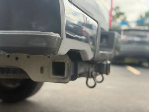 Used 2017 Ford F250 XL w/ Power Equipment Group AWD/4WD image 9