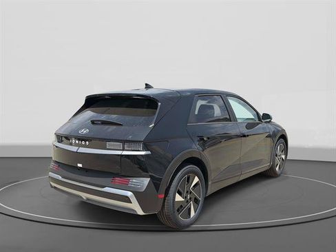 New 2026 Hyundai Ioniq 5 SE RWD image 4