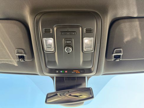 Used 2024 GMC Yukon SLT RWD image 15