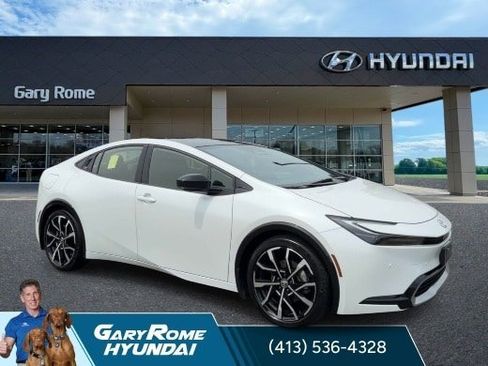 Used 2024 Toyota Prius Prime FWD image 2