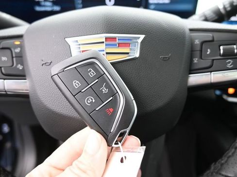 Used 2024 Cadillac XT4 Sport image 38