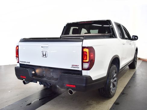 Used 2023 Honda Ridgeline Sport image 7