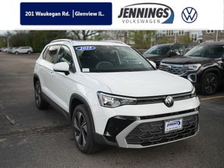 Used 2025 Volkswagen Taos SE w/ Panoramic Sunroof Package AWD/4WD video 1
