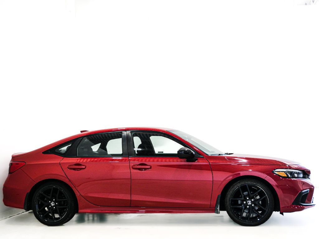 Used 2023 Honda Civic Sport image 4