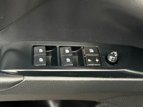 Used 2019 Toyota Camry LE image 16