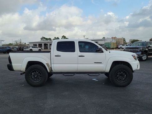 Used 2015 Toyota Tacoma PreRunner w/ SR5 Package image 18