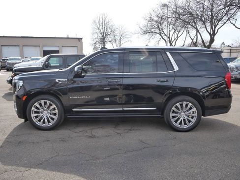 Used 2024 GMC Yukon Denali w/ Denali Reserve Package image 6