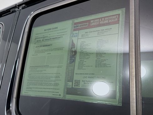 Certified 2021 Jeep Gladiator Overland AWD/4WD image 16