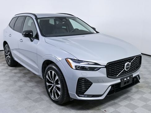 Used 2025 Volvo XC60 B5 Core AWD/4WD image 27