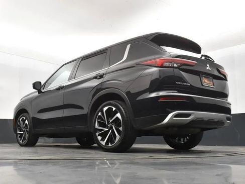 Used 2024 Mitsubishi Outlander FWD image 12