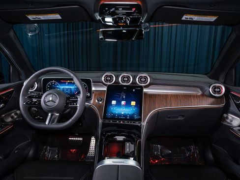 New 2026 Mercedes-Benz GLC 300 4MATIC image 14