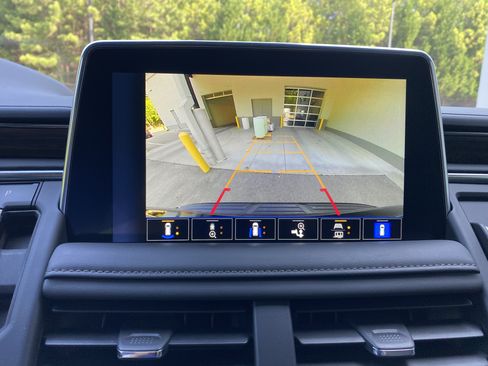 Used 2023 Chevrolet Suburban High Country w/ Premium Package RWD image 29