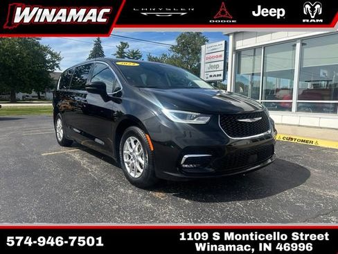 Used 2024 Chrysler Pacifica Touring-L FWD image 1