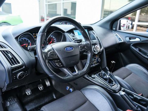 Used 2017 Ford Focus RS AWD/4WD image 26