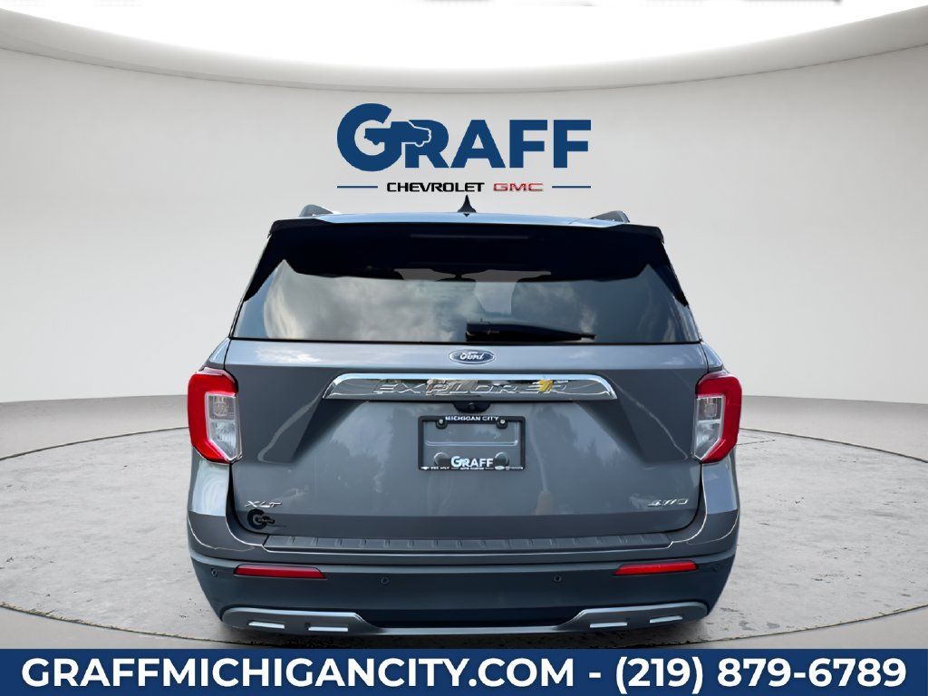 Used 2022 Ford Explorer XLT w/ Equipment Group 202A AWD/4WD image 4
