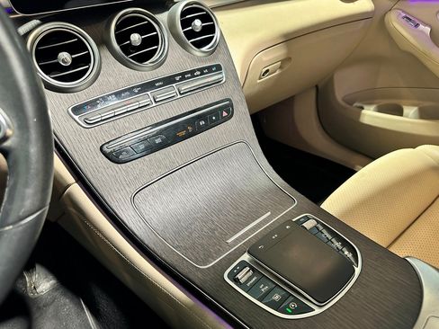 Used 2020 Mercedes-Benz GLC 300 4MATIC image 11
