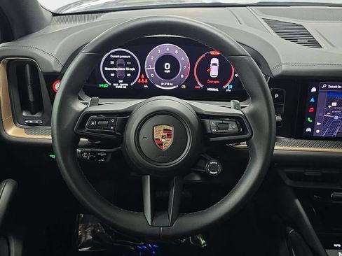Certified 2024 Porsche Cayenne AWD/4WD image 13