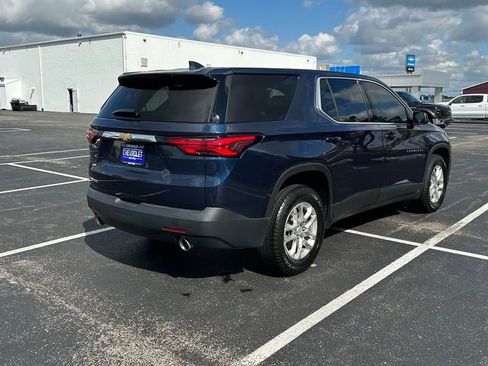 Used 2022 Chevrolet Traverse LS image 7