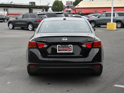 Used 2024 Nissan Altima 2.5 SV image 7