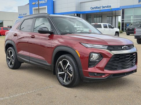 Used 2023 Chevrolet TrailBlazer RS w/ Convenience Package image 3