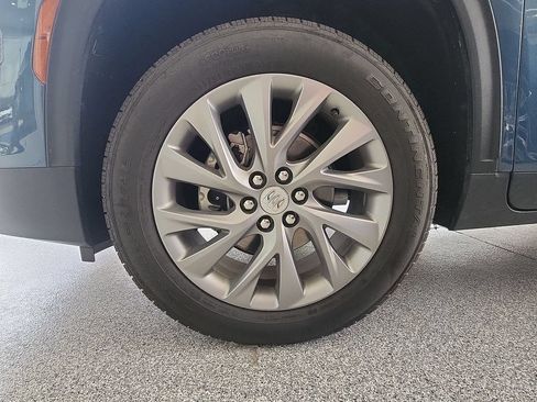 Certified 2025 Buick Enclave Preferred FWD image 33