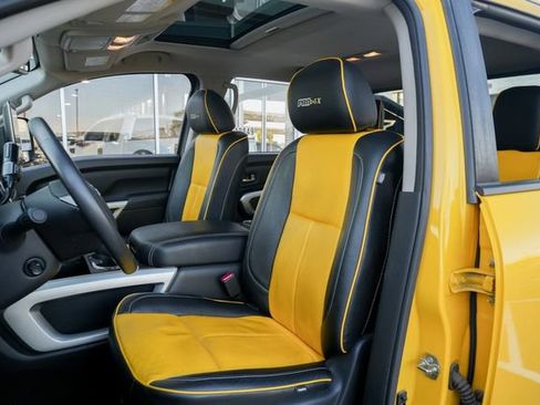 Used 2018 Nissan Titan PRO-4X w/ Pro-4x Convenience Package image 27