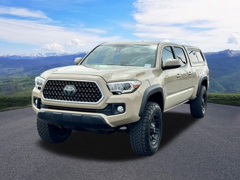 Used 2018 Toyota Tacoma TRD Off-Road w/ TRD Premium Off Road Package image 1