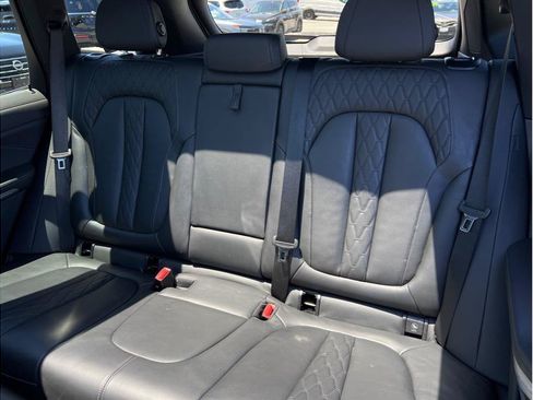 Used 2025 BMW X5 xDrive50e AWD/4WD image 9