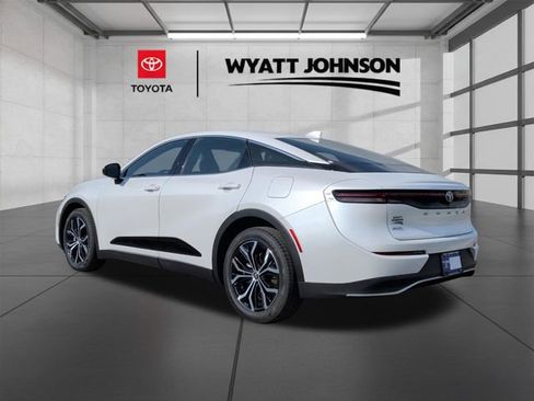 Certified 2023 Toyota Crown XLE image 3