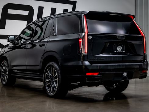 Used 2021 Cadillac Escalade Sport Platinum w/ LPO, ONYX Package image 30