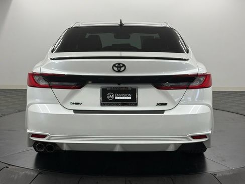 Used 2025 Toyota Camry XSE FWD image 11