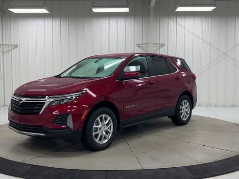 Used 2023 Chevrolet Equinox LT AWD/4WD image 4