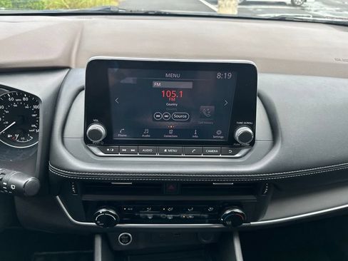 Used 2021 Nissan Rogue S FWD image 18