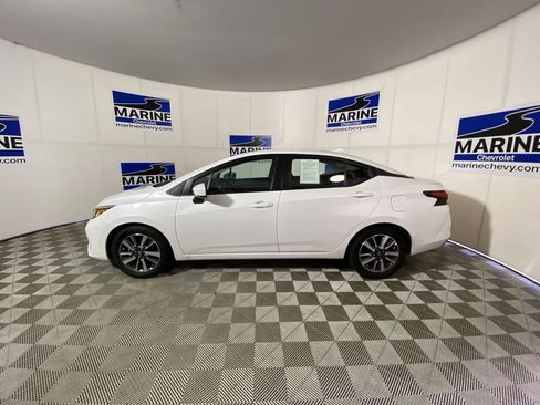 Used 2025 Nissan Versa SV FWD image 10
