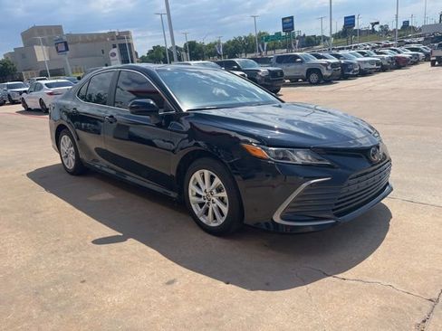 Used 2024 Toyota Camry LE FWD image 4