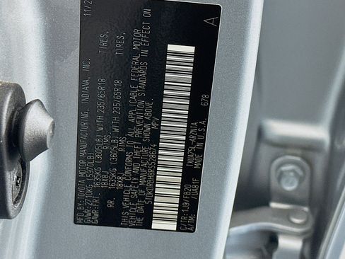 Used 2024 Toyota Highlander LE image 12