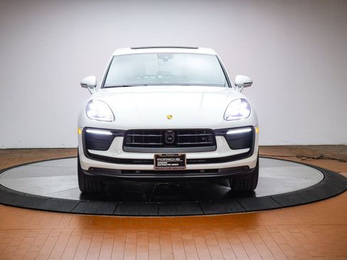 Certified 2026 Porsche Macan image 15