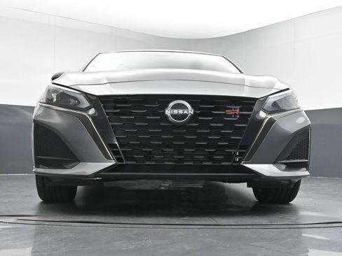 Used 2024 Nissan Altima 2.5 SR FWD image 31