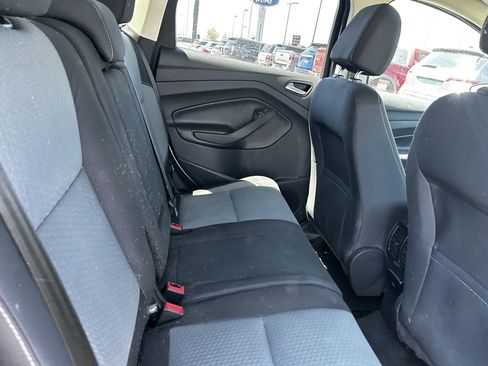 Used 2017 Ford Escape SE w/ SE Cold Weather Package AWD/4WD image 11