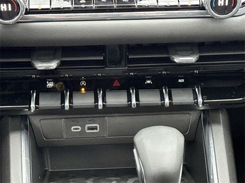 New 2026 GMC Canyon Elevation w/ Convenience Package image 14